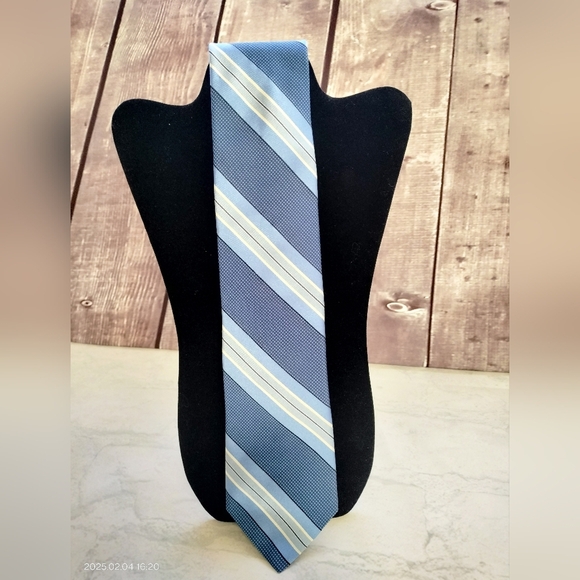 Daniel CREMIEUX Archive Collection Men's 100% Silk Tie Necktie Blue Stripes - Picture 1 of 9